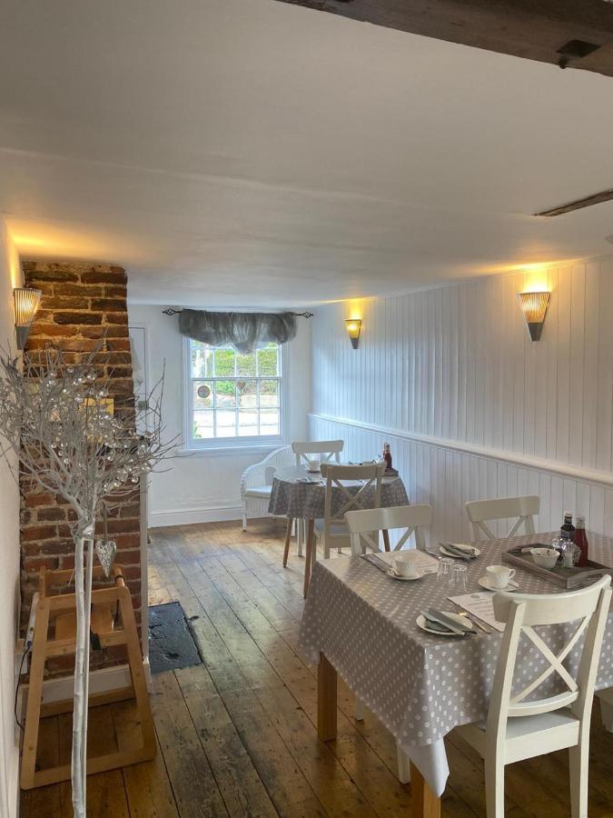 Ship Stores Guest House Клэар Экстерьер фото